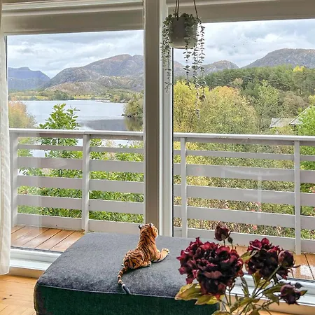 2 Bedroom Cozy In ساندنيس