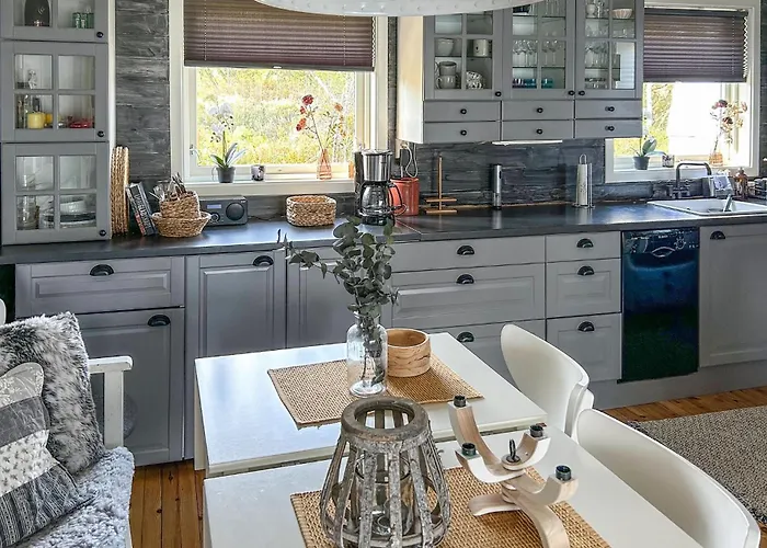 2 Bedroom Cozy In Semesterbostad