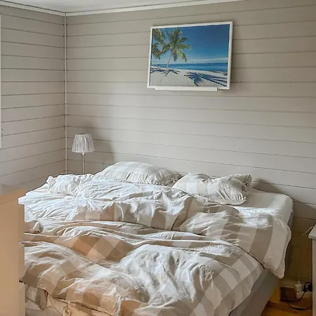 2 Bedroom Cozy In Hébergement de vacances